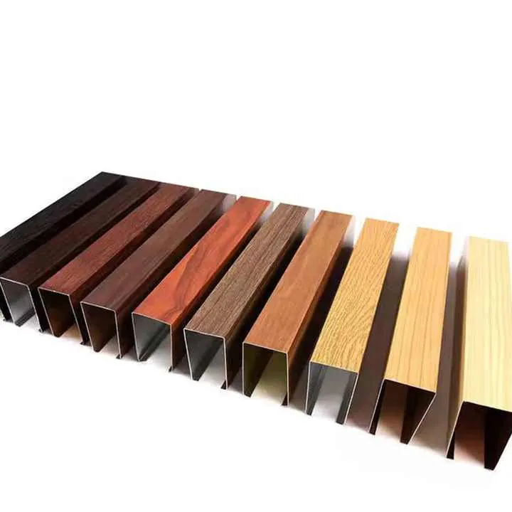 Kusen Aluminium Motif Kayu