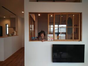 Kusen Aluminium Motif Kayu