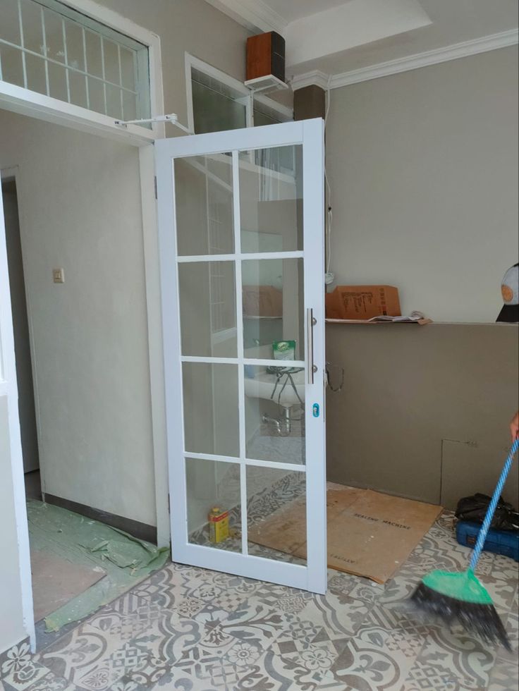 Kusen Aluminium Sliding vs Swing